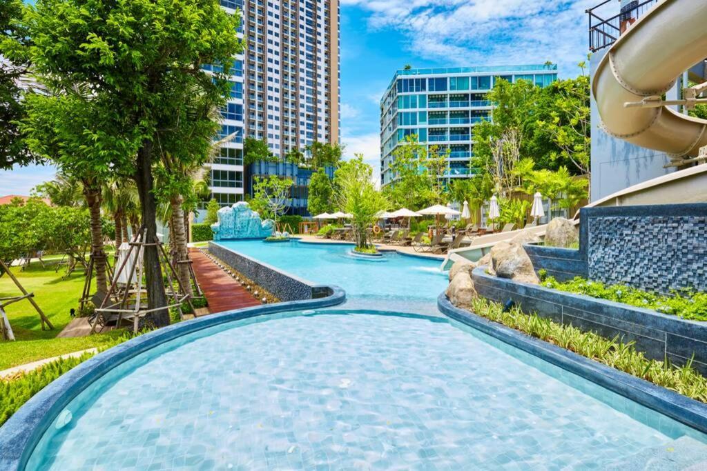 Unixx By Tech Apartment Pattaya Exterior photo